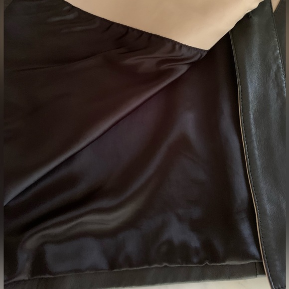 Black soft leather jacket with cream cuffs design details, mandarin collar Large - Picture 5 of 11